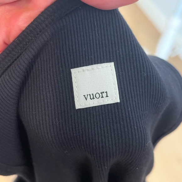 Vuori Black Tank Top Built in Bra - Picture 3 of 5